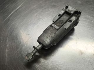 bontott SKODA FABIA II Bal első Zárbetét