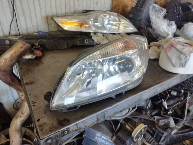 bontott SKODA FABIA II Bal Fényszóró