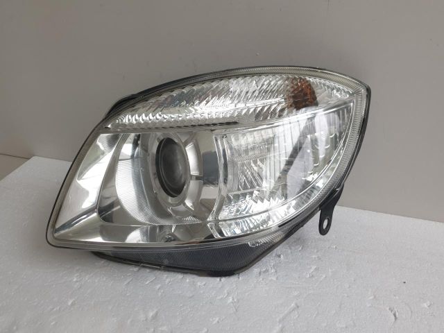 bontott SKODA FABIA II Bal Fényszóró