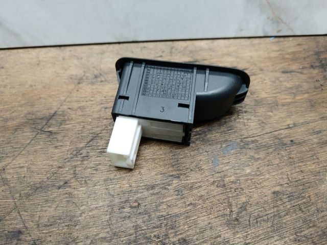 bontott SKODA FABIA II Bal hátsó Ablakemelő Kapcsoló