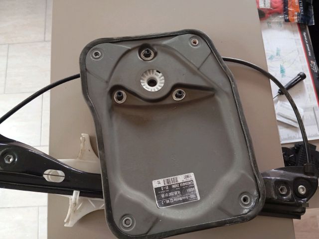 bontott SKODA FABIA II Bal hátsó Ablakemelő Szerkezet (Elektromos)