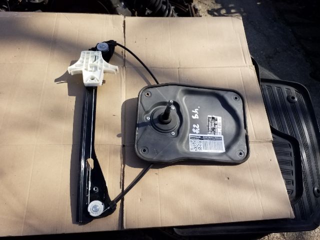 bontott SKODA FABIA II Bal hátsó Ablakemelő Szerkezet (Mechanikus)