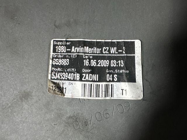 bontott SKODA FABIA II Bal hátsó Ablakemelő Szerkezet (Mechanikus)