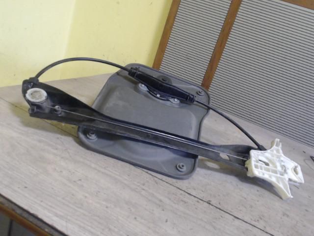 bontott SKODA FABIA II Bal hátsó Ablakemelő Szerkezet (Mechanikus)