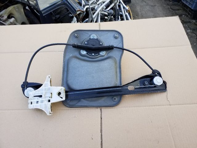 bontott SKODA FABIA II Bal hátsó Ablakemelő Szerkezet (Mechanikus)