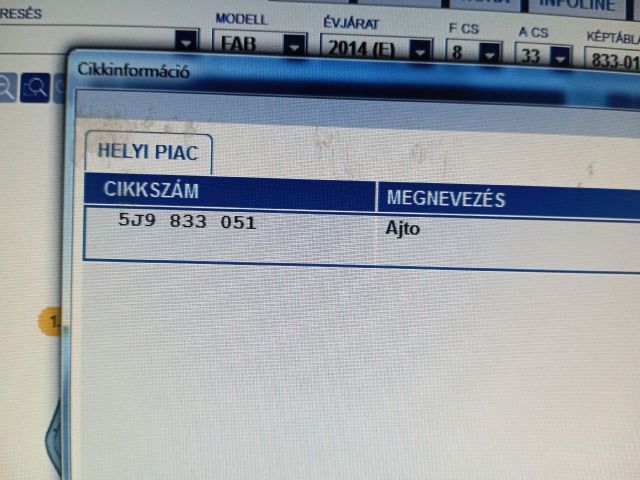 bontott SKODA FABIA II Bal hátsó Ajtó (Részeivel)