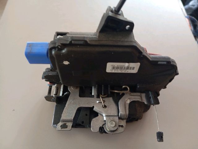 bontott SKODA FABIA II Bal hátsó Ajtózár