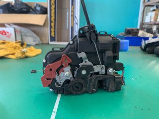 bontott SKODA FABIA II Bal hátsó Ajtózár