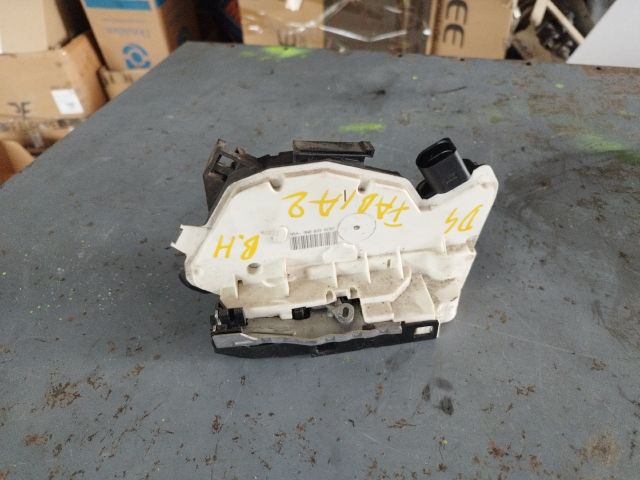 bontott SKODA FABIA II Bal hátsó Ajtózár