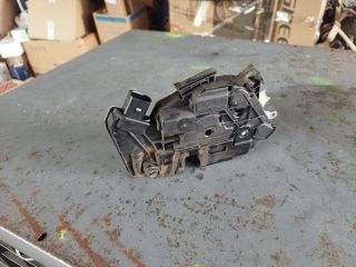 bontott SKODA FABIA II Bal hátsó Ajtózár