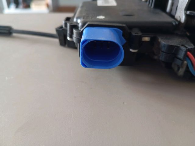 bontott SKODA FABIA II Bal hátsó Ajtózár