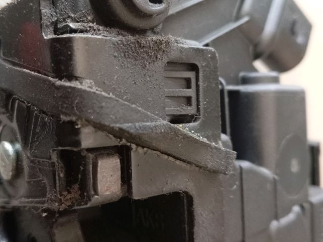 bontott SKODA FABIA II Bal hátsó Ajtózár