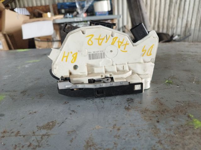 bontott SKODA FABIA II Bal hátsó Ajtózár