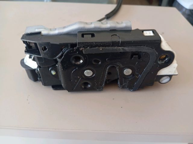 bontott SKODA FABIA II Bal hátsó Ajtózár