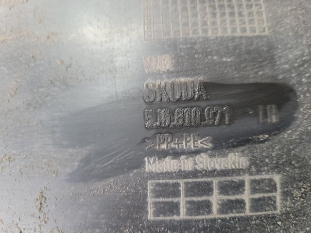 bontott SKODA FABIA II Bal hátsó Dobbetét (Kerékjárati, Műanyag)