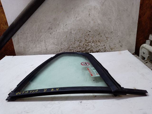 bontott SKODA FABIA II Bal hátsó Fixüveg (Ajtóban)