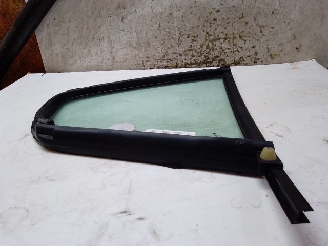 bontott SKODA FABIA II Bal hátsó Fixüveg (Ajtóban)