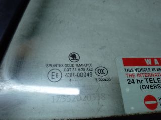 bontott SKODA FABIA II Bal hátsó Fixüveg (Ajtóban)