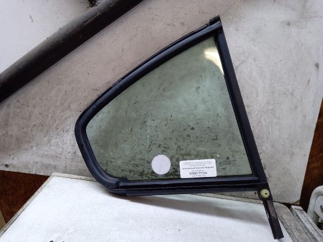 bontott SKODA FABIA II Bal hátsó Fixüveg (Ajtóban)