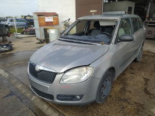 bontott SKODA FABIA II Bal hátsó Gumikéder