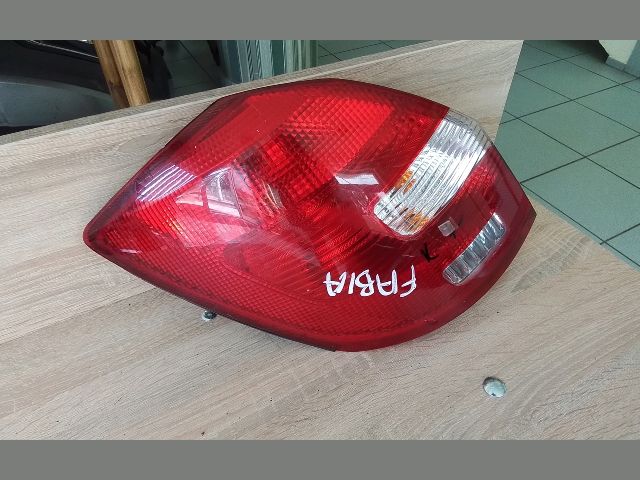 bontott SKODA FABIA II Bal Hátsó Lámpa