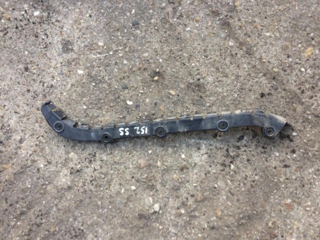 bontott SKODA FABIA II Bal hátsó Lökhárító Tartó (Műanyag)