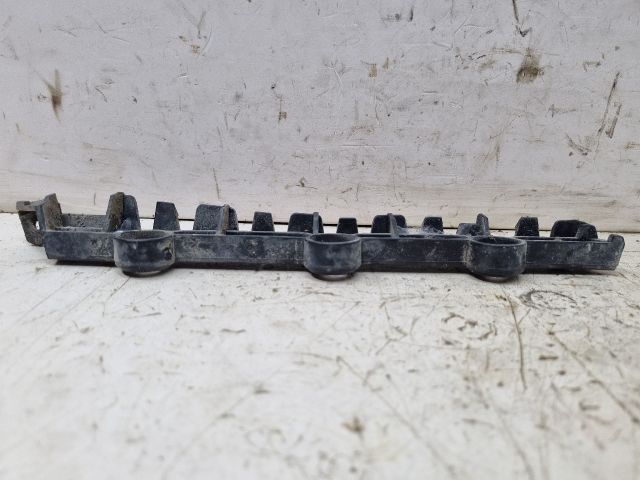 bontott SKODA FABIA II Bal hátsó Oldal Lökhárító Tartó (Műanyag)