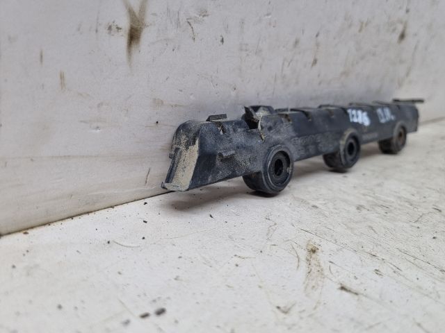 bontott SKODA FABIA II Bal hátsó Oldal Lökhárító Tartó (Műanyag)