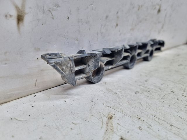 bontott SKODA FABIA II Bal hátsó Oldal Lökhárító Tartó (Műanyag)