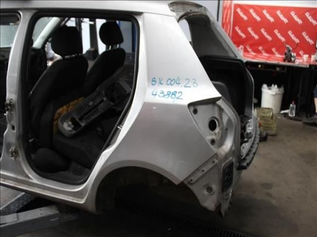 bontott SKODA FABIA II Bal hátsó Sárvédő