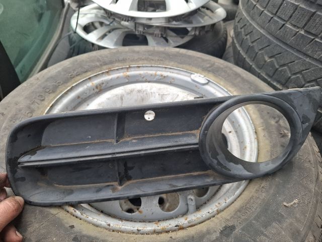 bontott SKODA FABIA II Bal Ködlámpa Rács