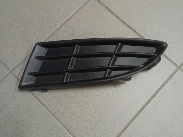 bontott SKODA FABIA II Bal Ködlámpa Rács