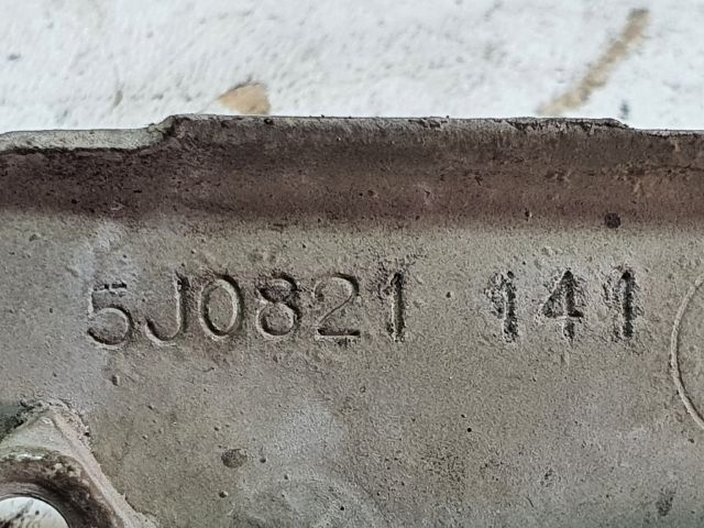 bontott SKODA FABIA II Bal Sárvédő Oldaltartó