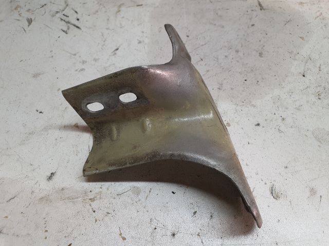 bontott SKODA FABIA II Bal Sárvédő Oldaltartó