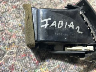 bontott SKODA FABIA II Bal Szellőző