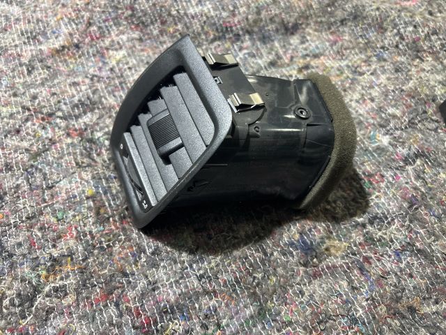 bontott SKODA FABIA II Bal Szellőző