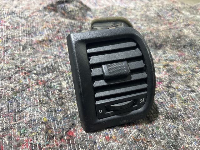 bontott SKODA FABIA II Bal Szellőző