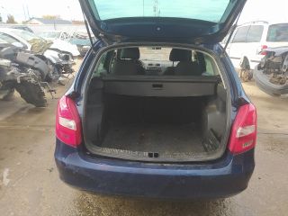 bontott SKODA FABIA II Biztosítéktábla Csomagtér