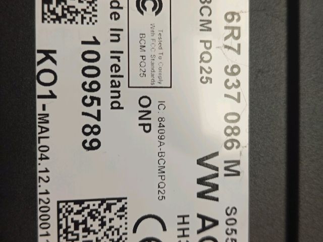 bontott SKODA FABIA II Biztosítéktábla Utastér