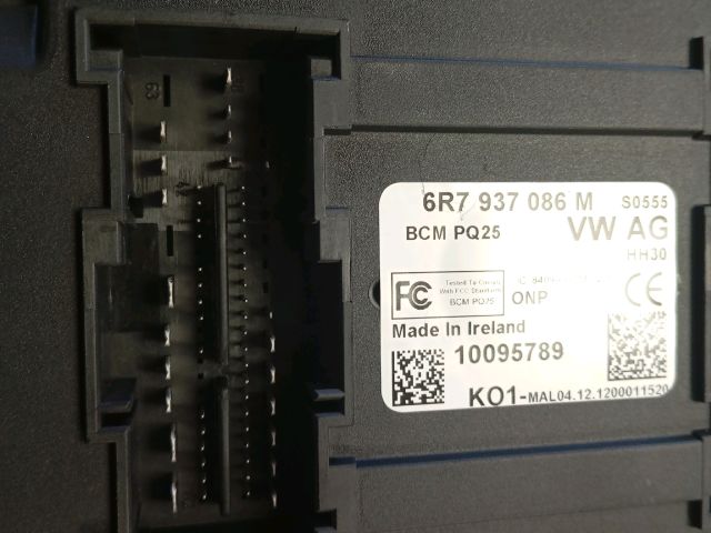 bontott SKODA FABIA II Biztosítéktábla Utastér