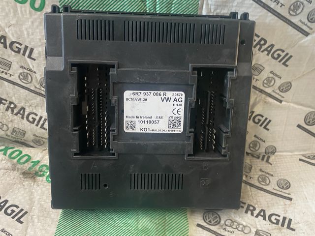 bontott SKODA FABIA II Biztosítéktábla Utastér