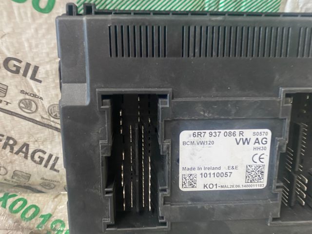 bontott SKODA FABIA II Biztosítéktábla Utastér