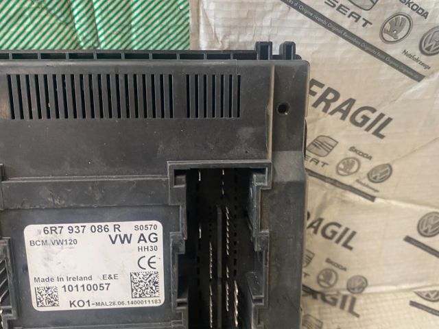 bontott SKODA FABIA II Biztosítéktábla Utastér