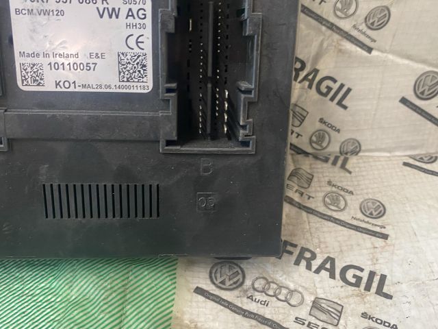 bontott SKODA FABIA II Biztosítéktábla Utastér