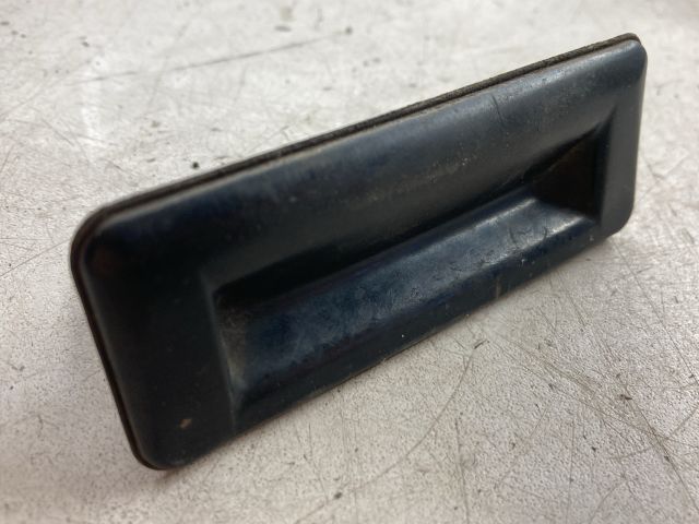 bontott SKODA FABIA II Csomagtér Nyitó Kar / Gomb