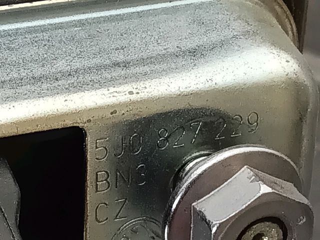 bontott SKODA FABIA II Csomagtérajtó Kapcsoló