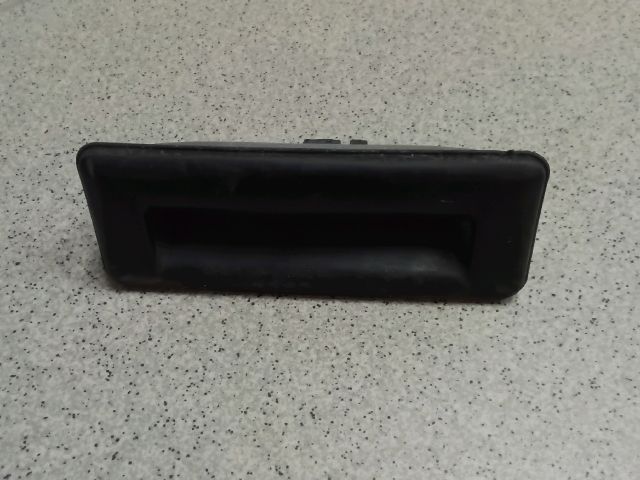 bontott SKODA FABIA II Csomagtérajtó Kapcsoló