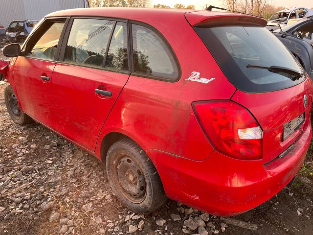 bontott SKODA FABIA II Csomagtérajtó Kárpit