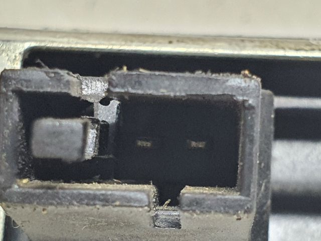 bontott SKODA FABIA II Csomagtérajtó Kilincs