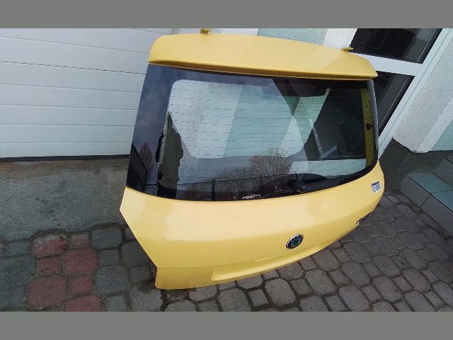 bontott SKODA FABIA II Csomagtérajtó (Részeivel)